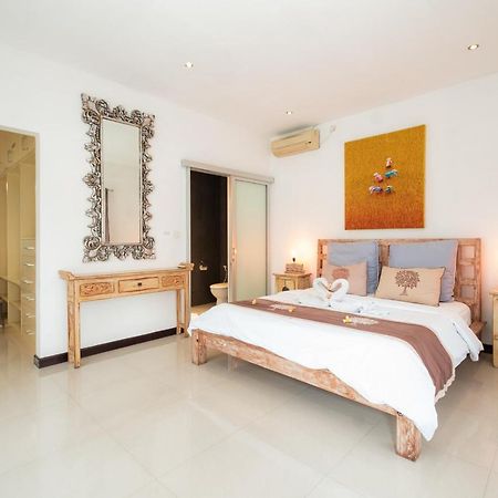 Villa Maya Seminyak Exterior photo